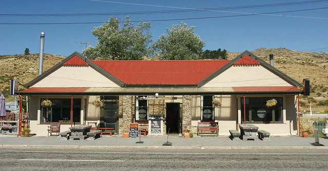 Oturehua Railway Hotel (c.1899)