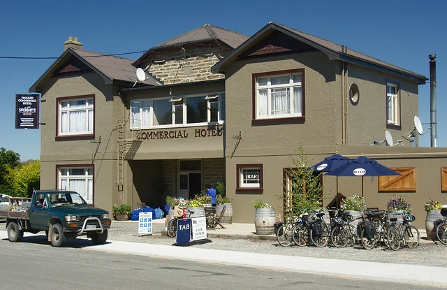 Omakau Commercial Hotel (c.1898)