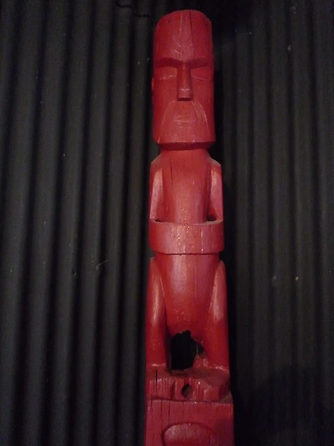 Carved figure, Putiki Marae