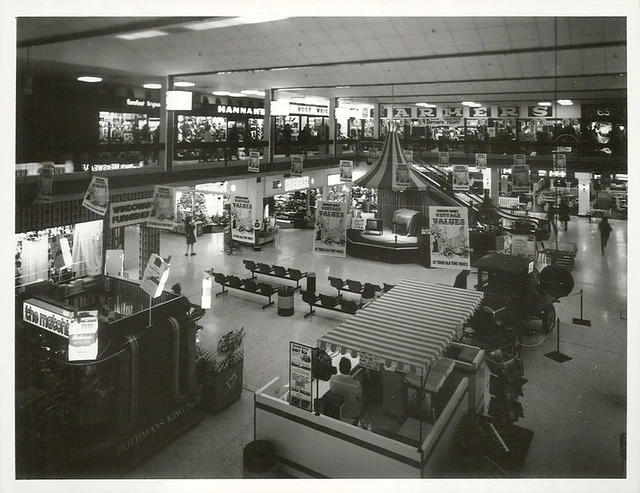 Henderson Square Shopping Mall, Auckland