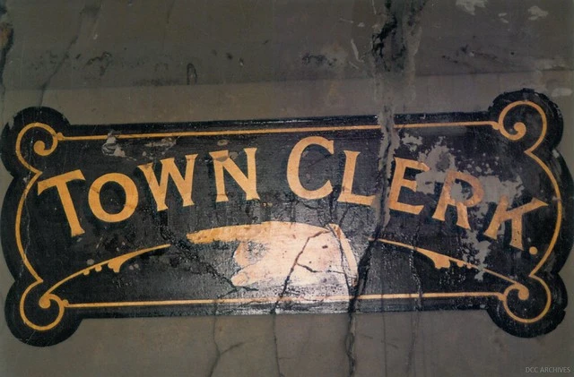 Old signage uncovered during renovations of the Municipal Chambers 1988