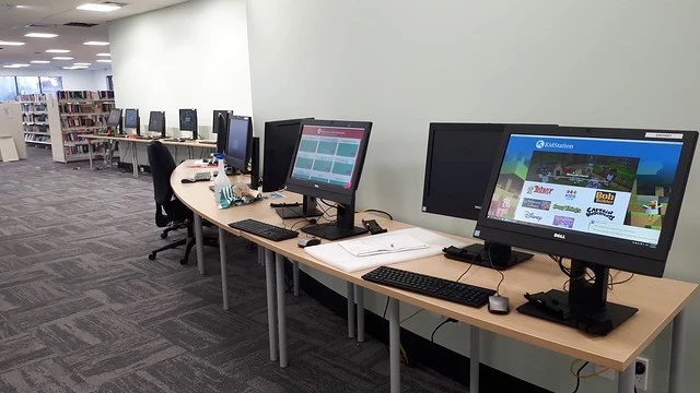 Public computers, Shirley Library