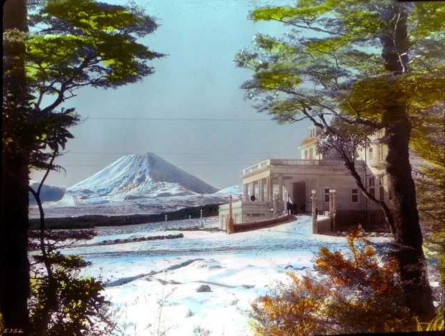 Chateau Tongariro & Mt Ngauruhoe in Winter