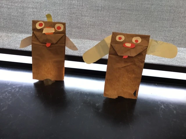 Paper bag puppets, Tūranga