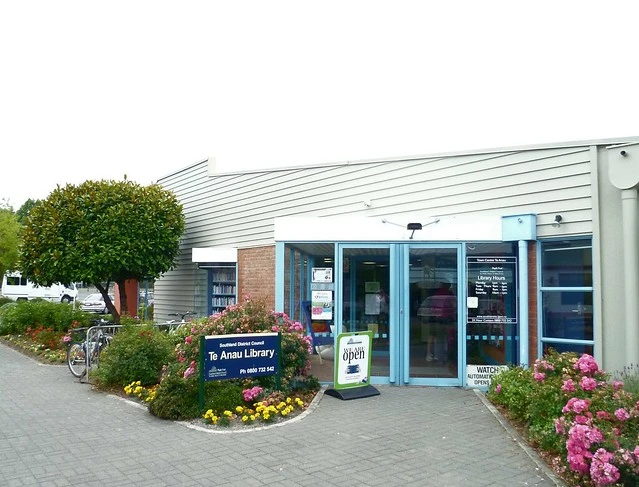 Te Anau Library