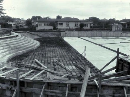 Onehunga Memorial Swimming Pool construction at Jellicoe Park,