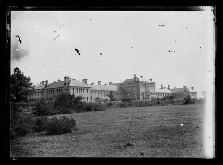 [Exterior view of the Avondale Lunatic Asylum and surrounding grounds]