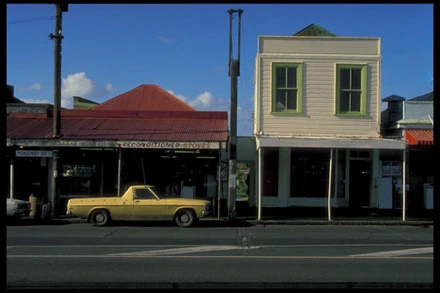 Ponsonby Rd. [Yellow ute and shops]