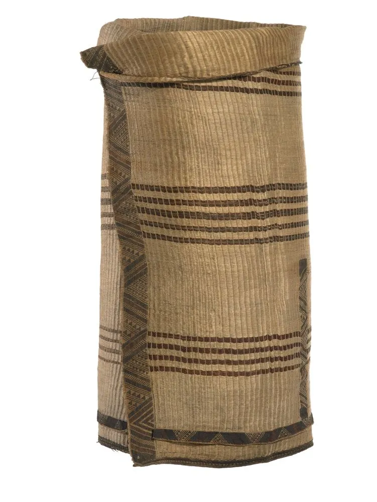 Kaitaka huaki paepaeroa (cloak with double tāniko borders)