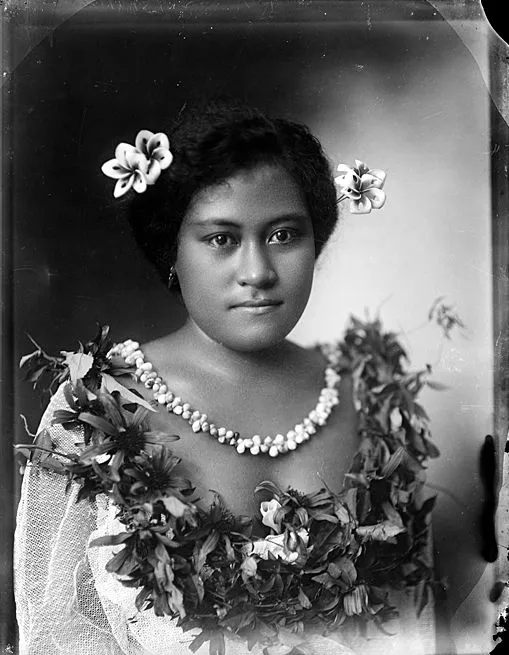 [Samoan girl]