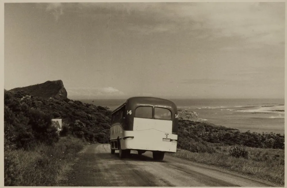 Country road, Omapere