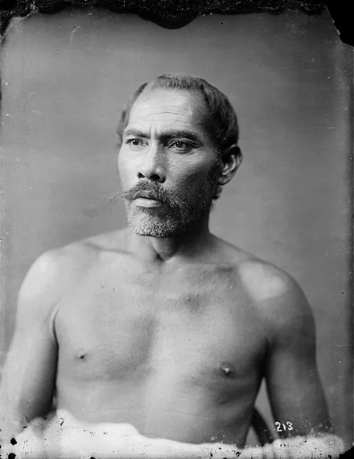 [Samoan man]