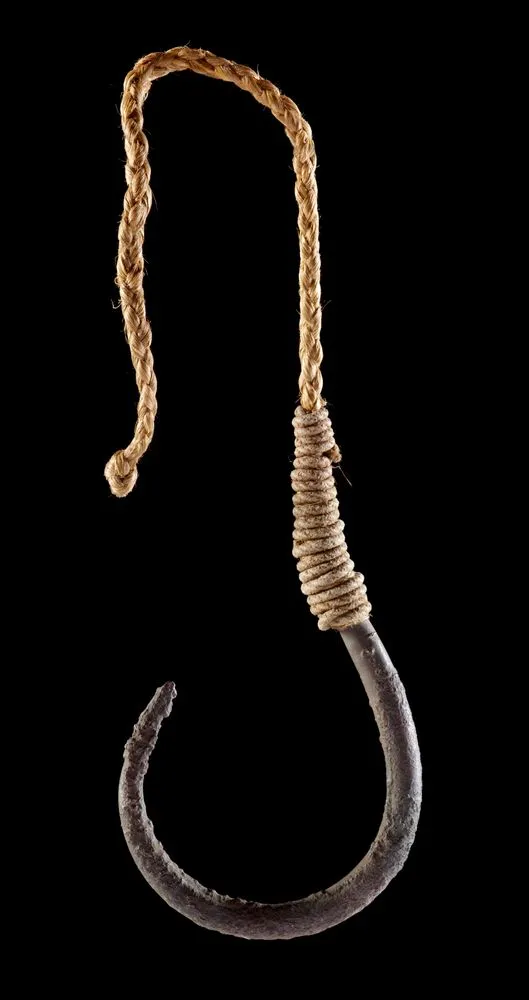 Matau rino (iron fish hook)