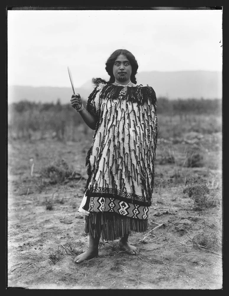 Young woman, Tarewa