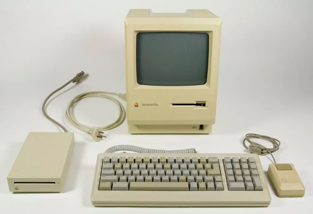 Macintosh Plus computer