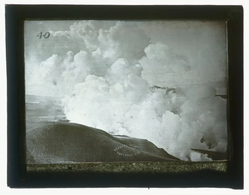 [Mount Tarawera eruption]