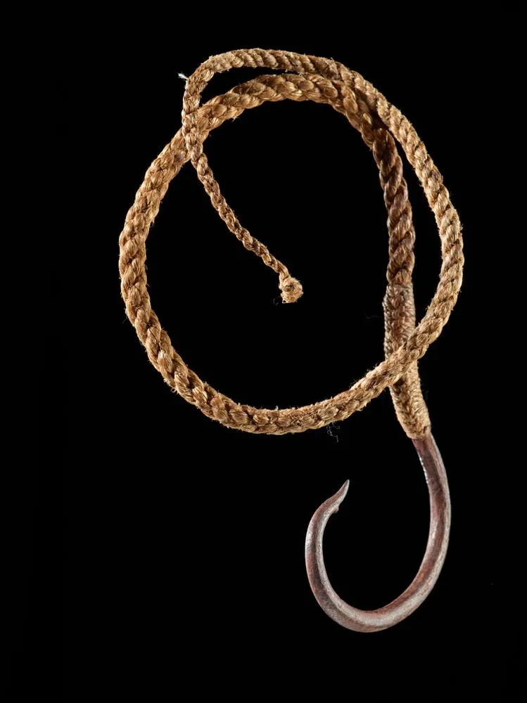 Matau rino (iron fish hook)