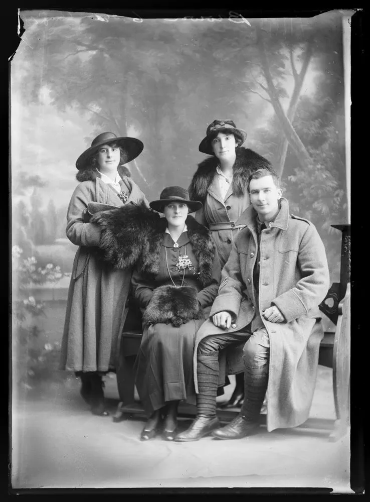 George Onslow Browne, his wife Florence Daisy and sisters Louisa May and Annis Mary