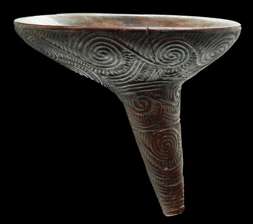 Korere (fake Maori feeding funnel)