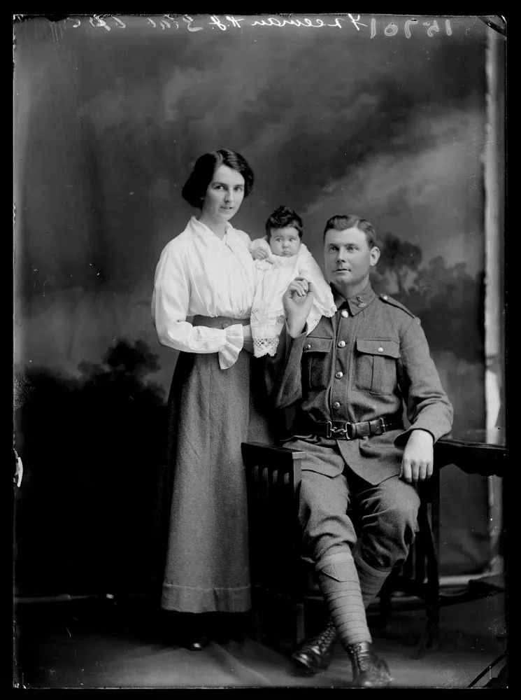 Herbert James Freeman with Marguerita Freeman and baby Zena