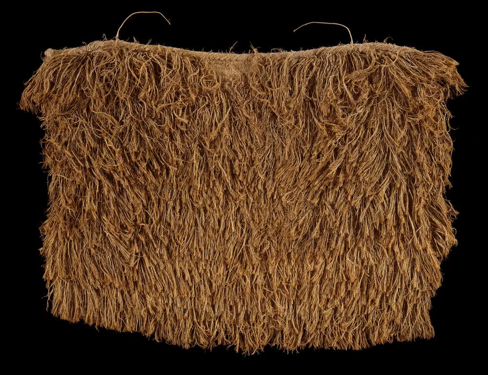 Pākē (rain cape)
