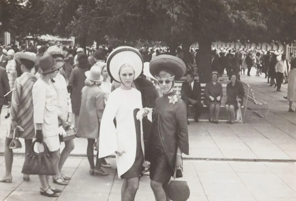 Vinka Lucas with an unidentified woman