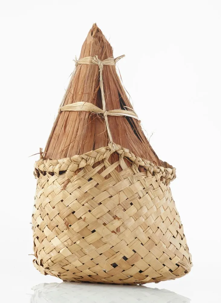 Poha tītī (kelp bag)