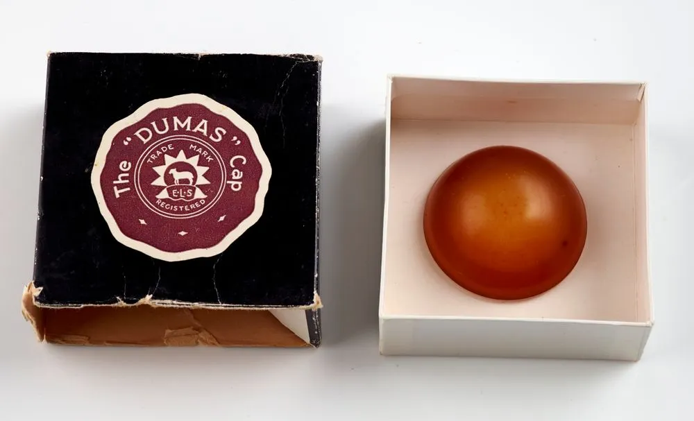 'The "Dumas" Cap' box and cervical cap