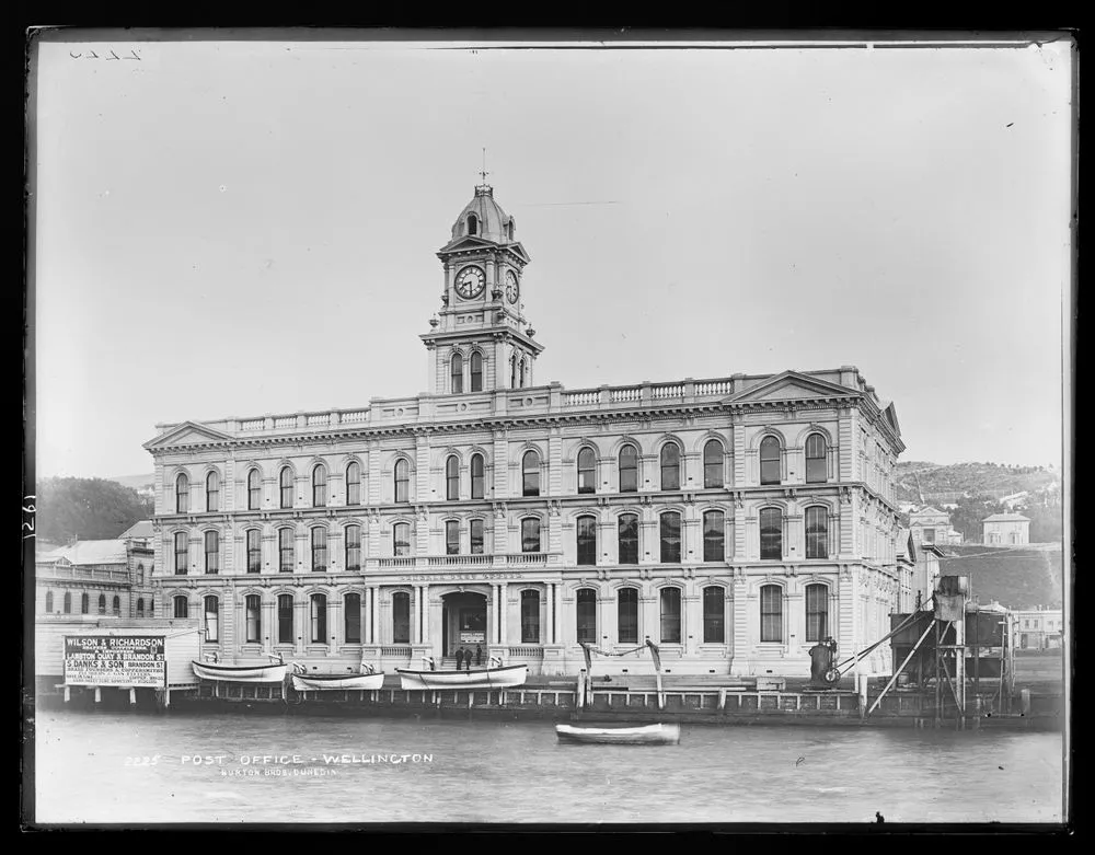 Post Office, Wellington, 8.30am