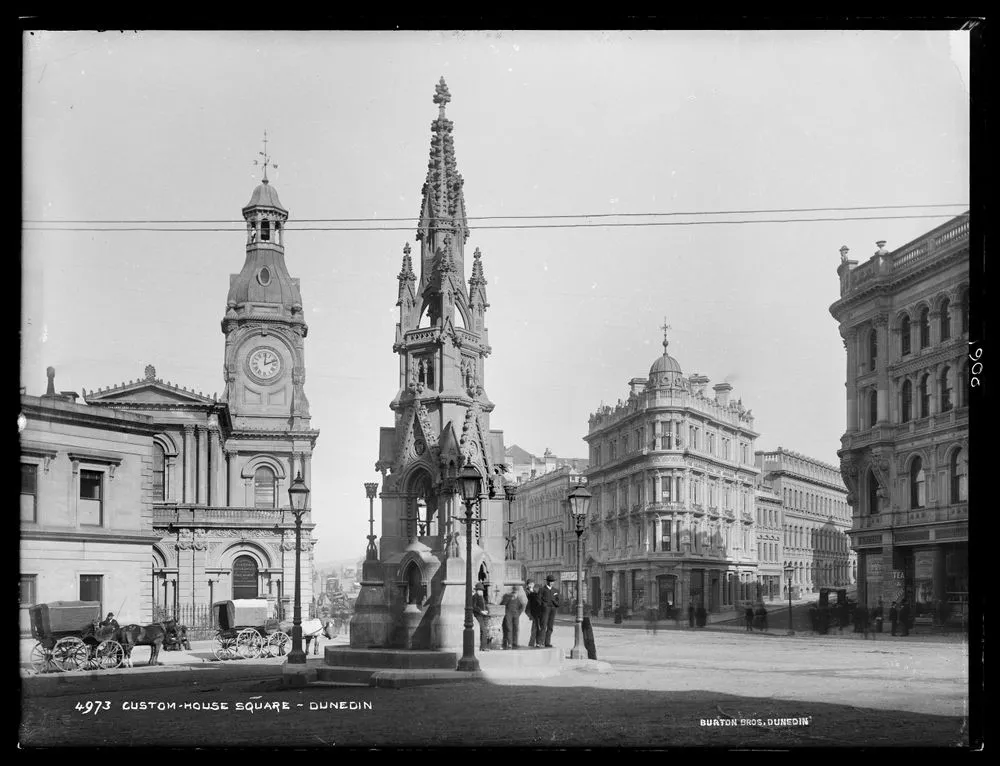 Customhouse Square, Dunedin