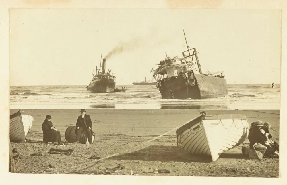 Wreck of Cyrena, Castlecliff. From the album: Skerman family album