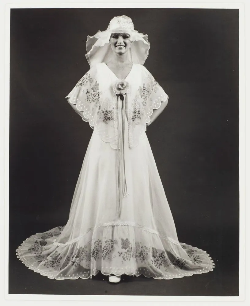 'Tres Bon' Bridal Gown
