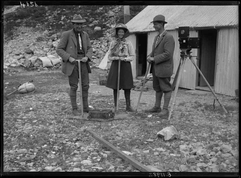 Miss Freda Du Faur and guides at Mount Cook