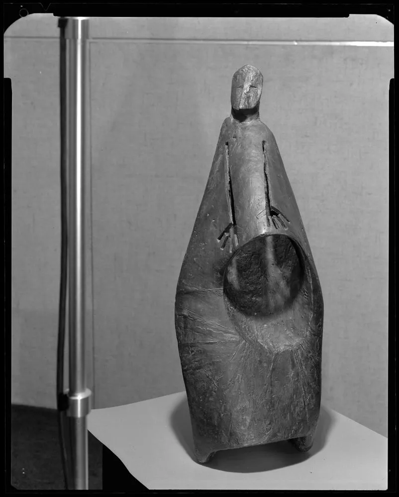 Paul Dibble sculpture, Barry Lett Gallery