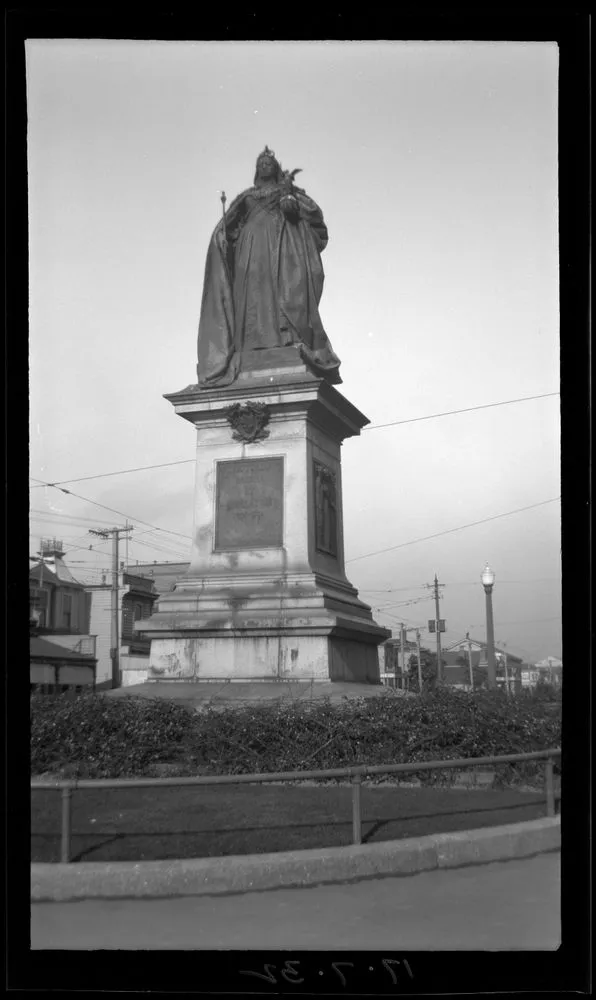 Statue of Queen Victoria, Wellington