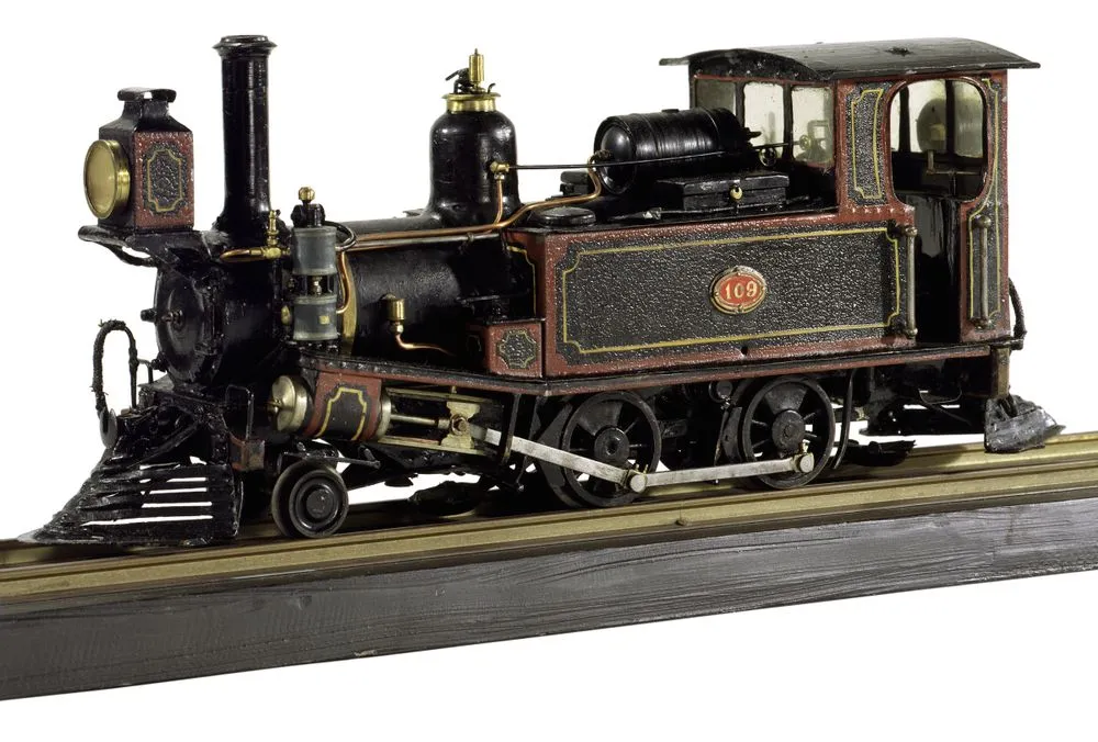 Model steam locomotive