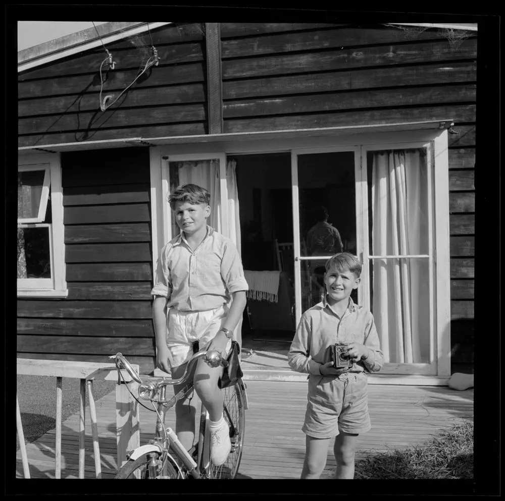 Michal & Stephen Hofmann at Hofmann house, Bell Rd