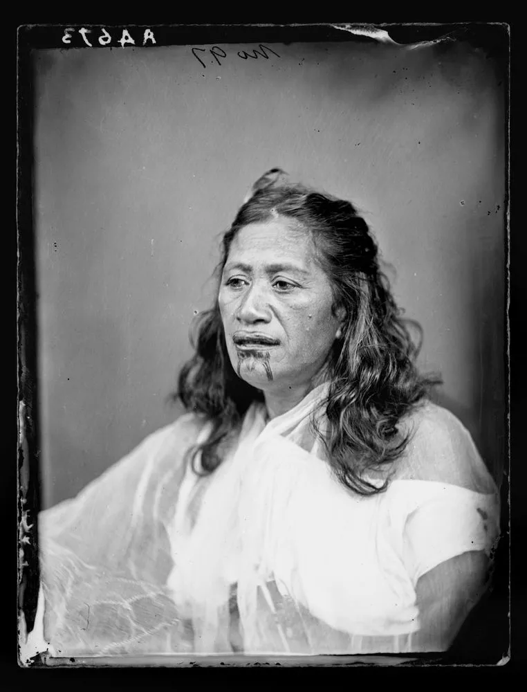 Maori woman, moko