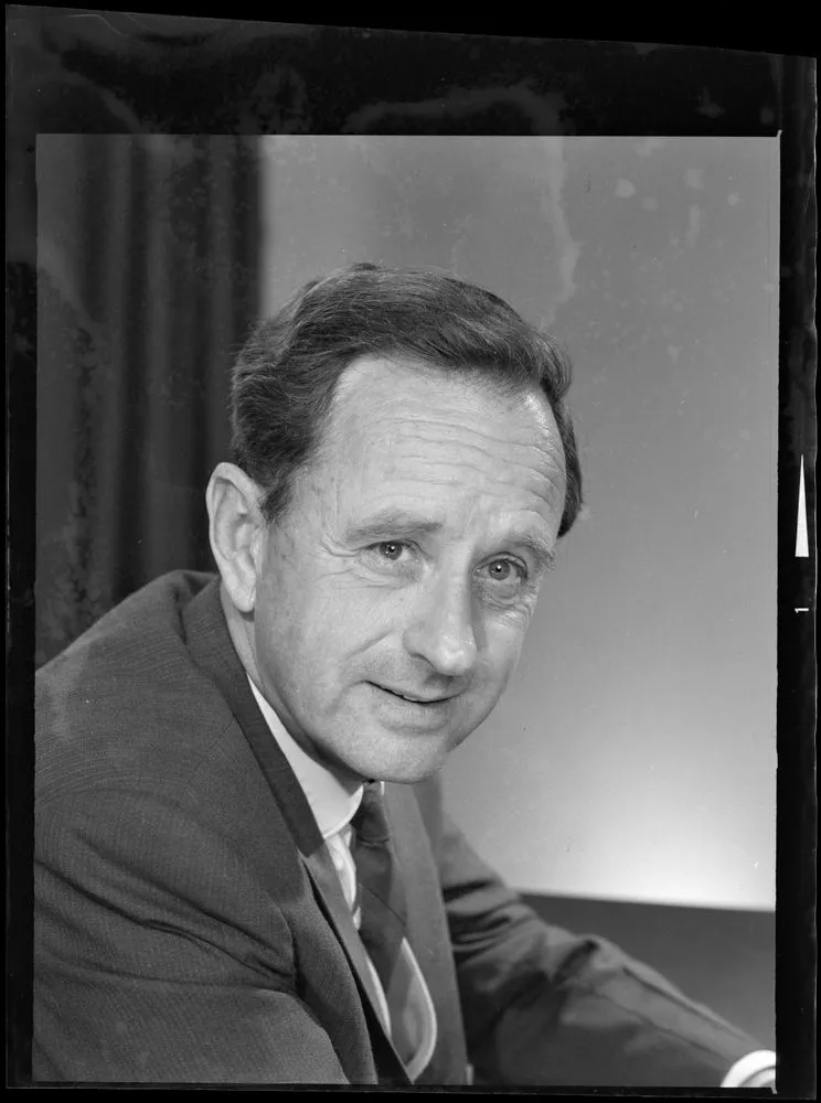 Bob (Robert James) Tizard, MP