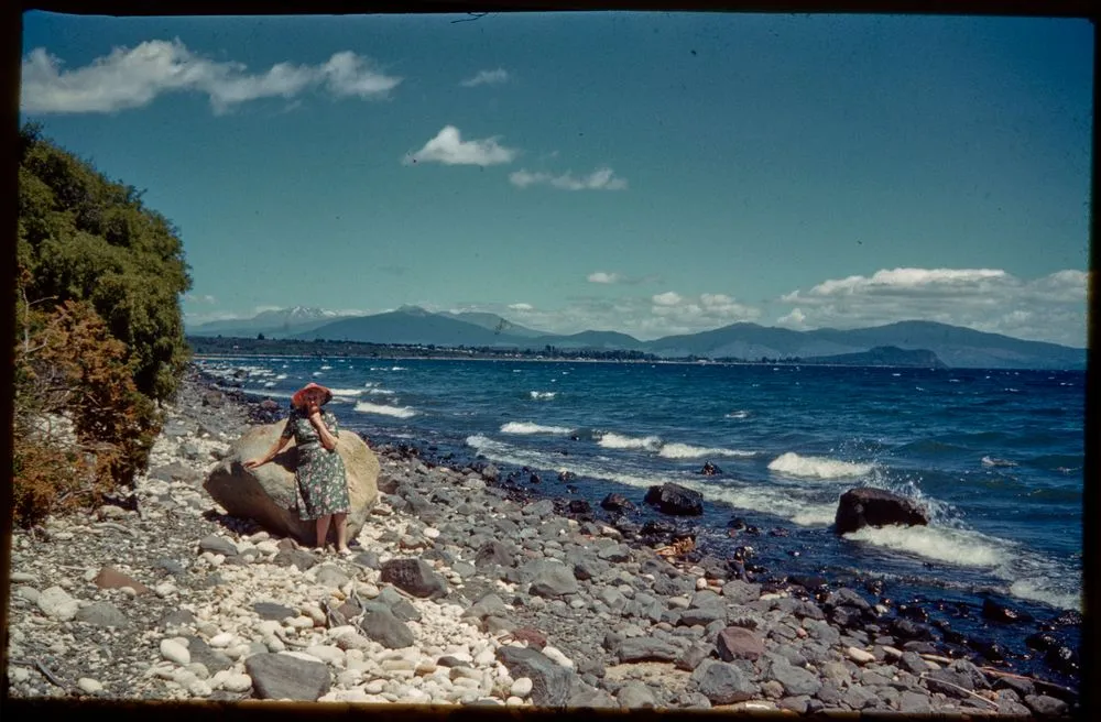 Eastern shore of Lake Taupo showing beach of lava boulders and of pumice ....