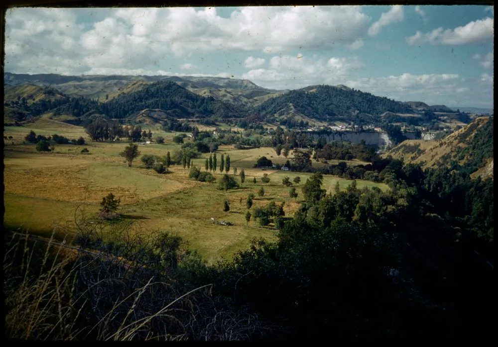 Panorama of the Rangitikei River in papa gorge and town of Mangaweka from the south