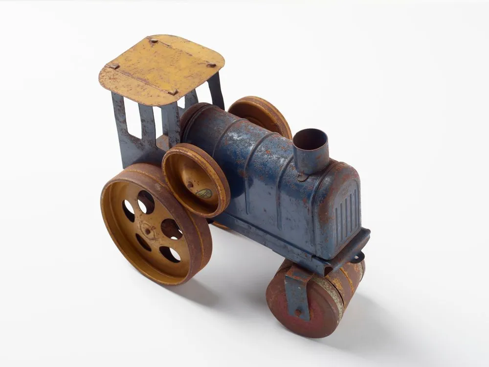 Toy steamroller