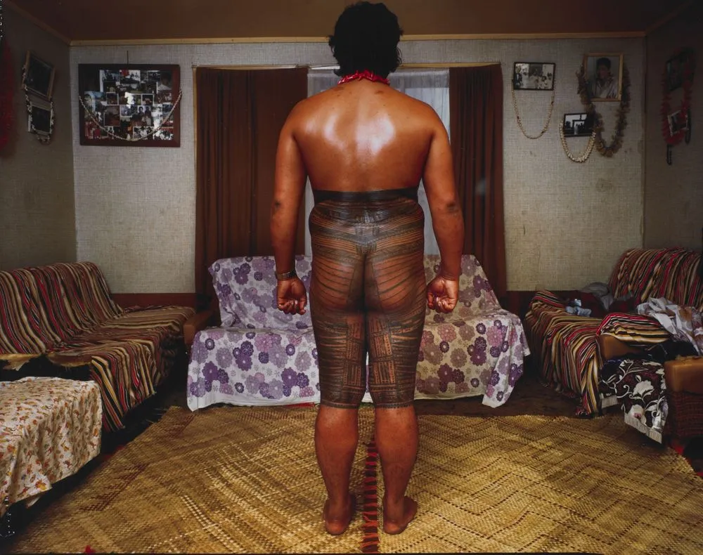 30.6.85. Mangere, Auckland. Su'a Suluape Paulo, Tufaga Ta Tatau. Jim, Sogaimiti. From the portfolio: Tatau, Auckland, 1978-86.