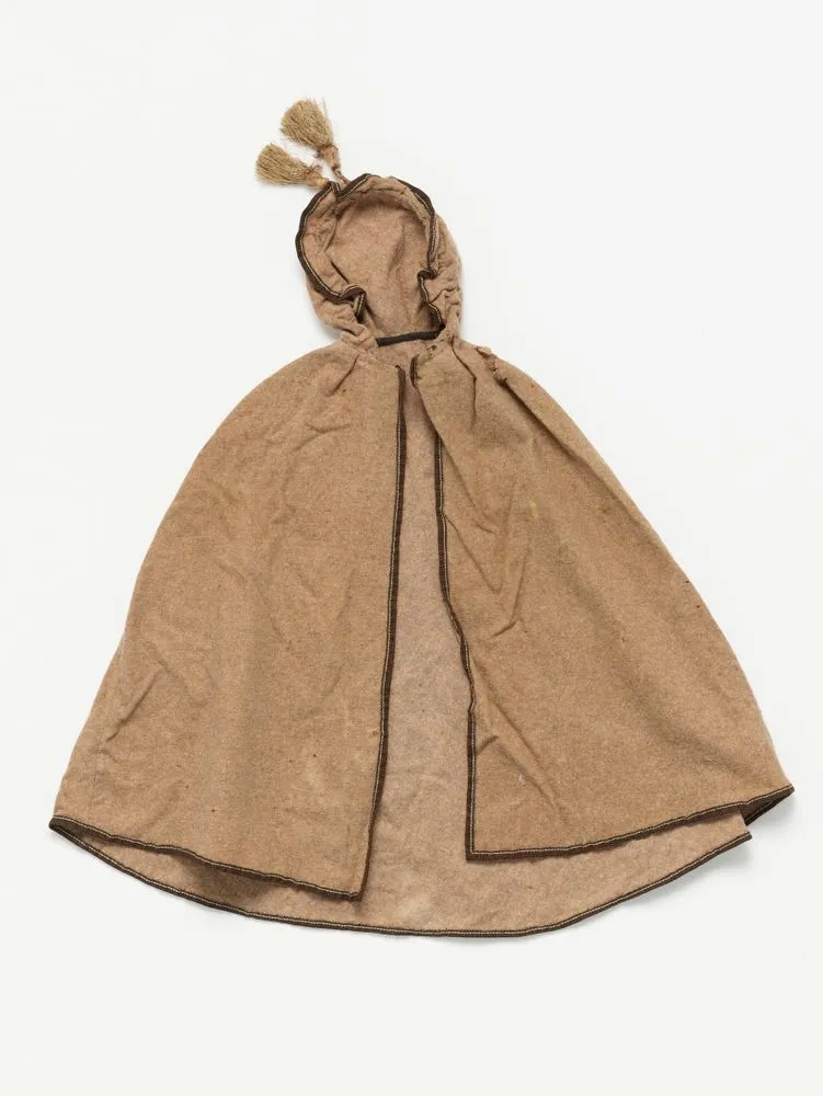 Doll's cape