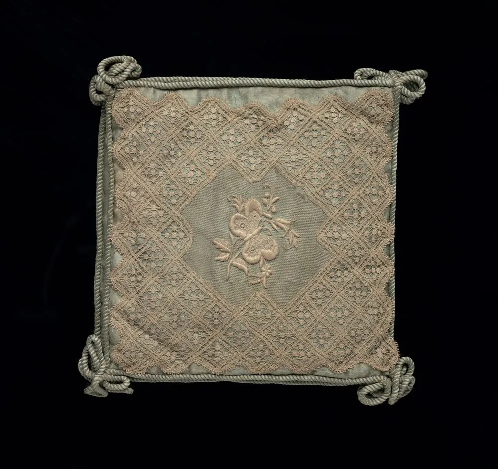 Handkerchief case