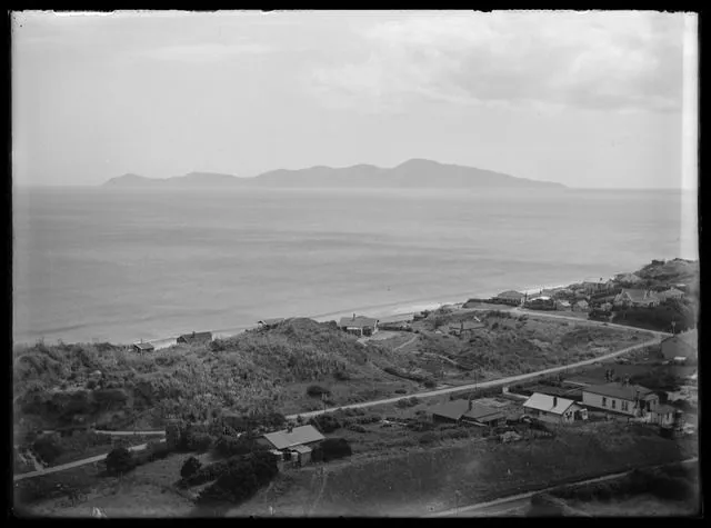 The island of Kapiti from the mainland at Paekakariki. Distance, 8 miles