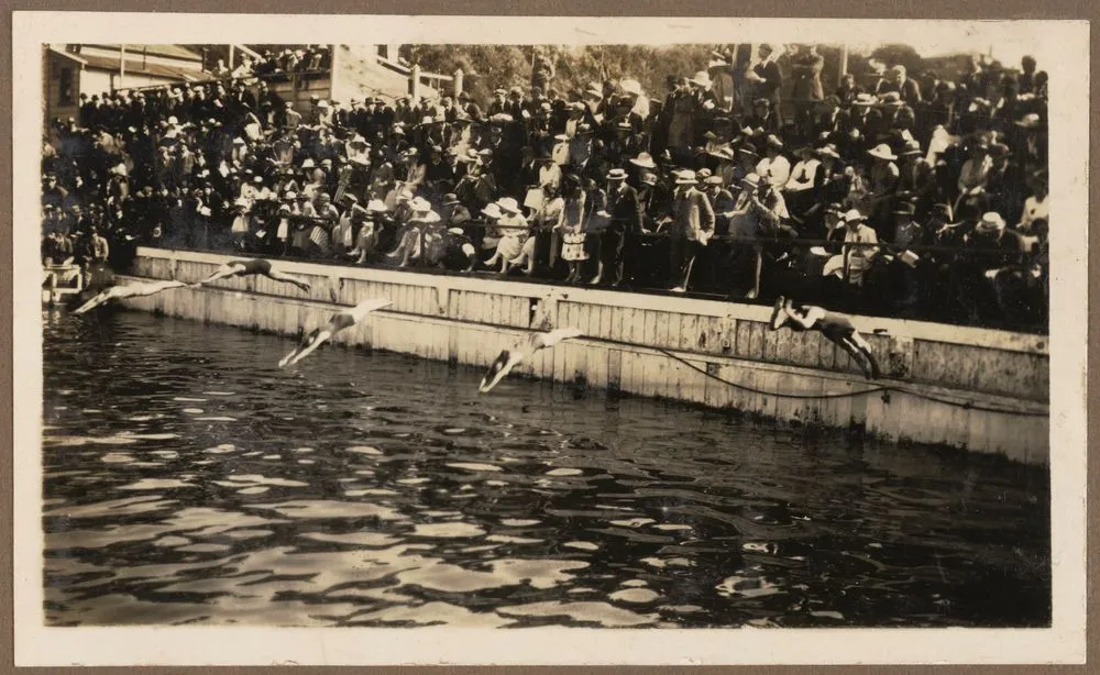 Ladies' 1/4 Mile. From the album: National Swimming Championships, Wellington