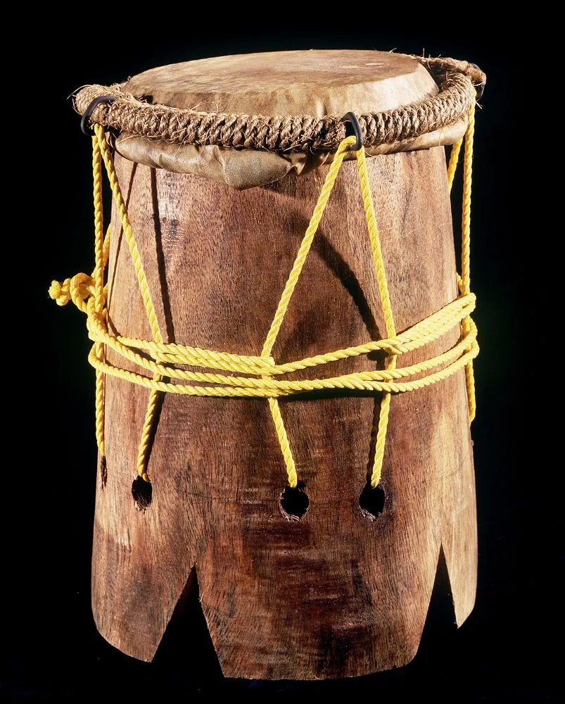 Pa`u mangō (skin drum)