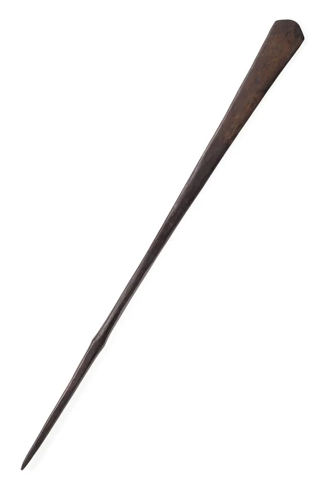 Pouwhenua (pointed fighting staff)