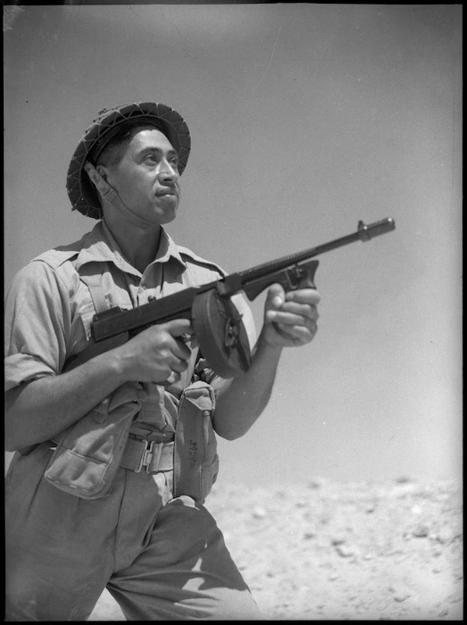 Maori Battalion tommy gun training at Maadi, Egypt